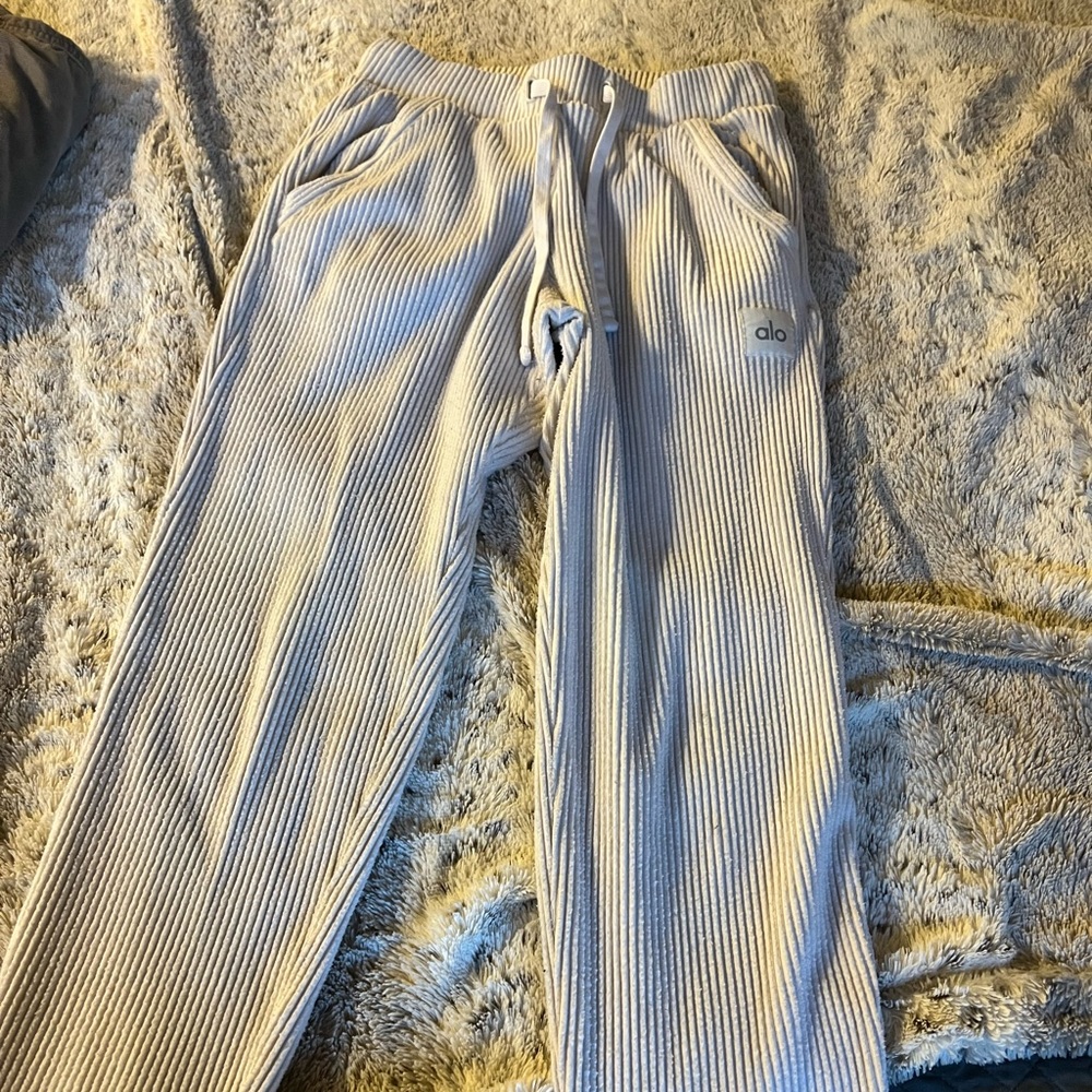 Alo muse sweatpants